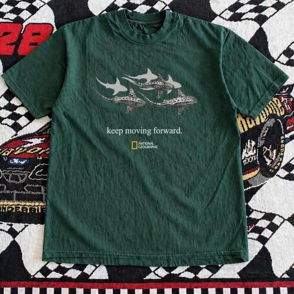 Gildan Men Green T-Shirt, National Geographic Green Shark Graphic Tee